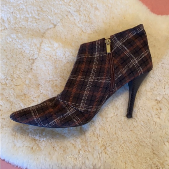 Bertinni Brown Plaid Heeled Booties Sz 11 - Picture 3 of 5